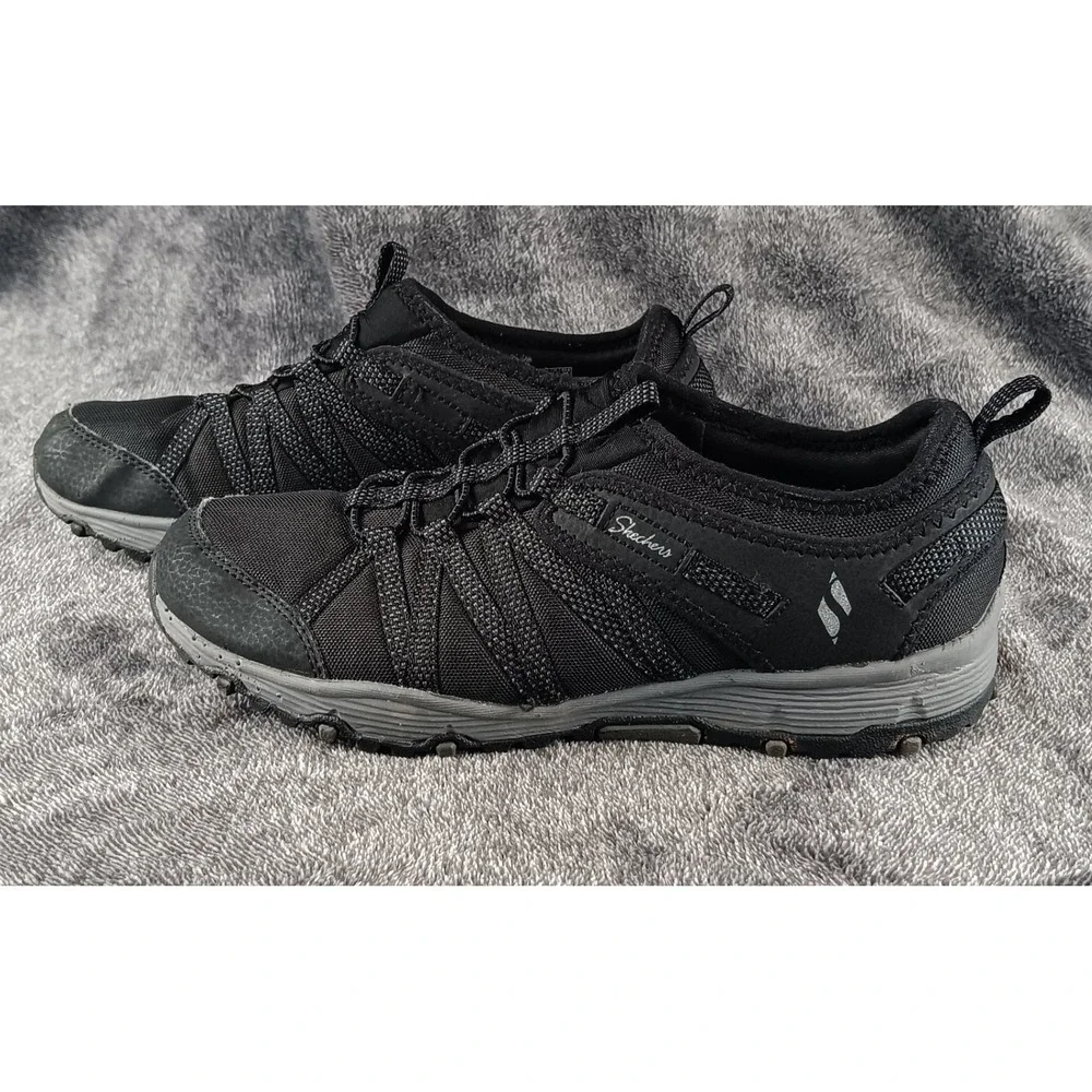 Skechers women black